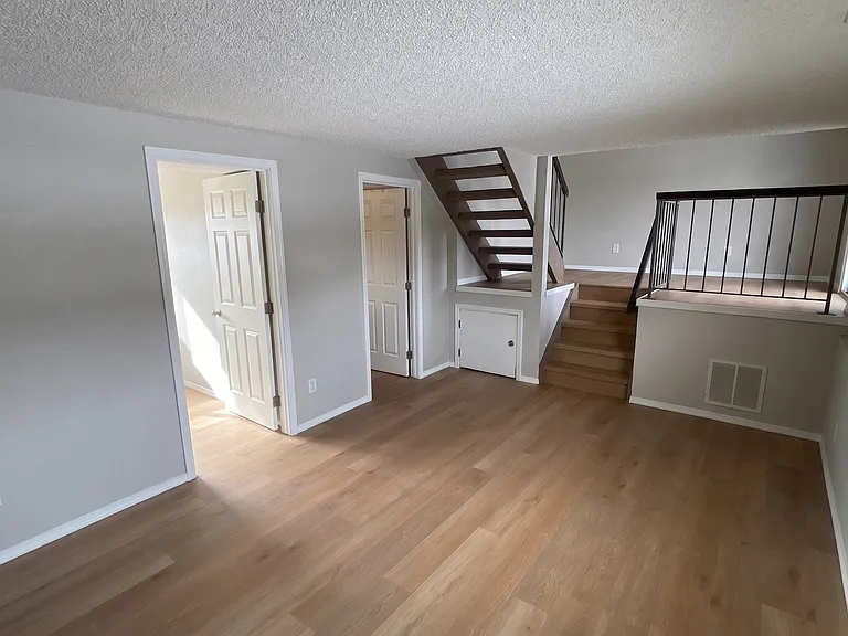 2987 Valarie Cir — Photo 25