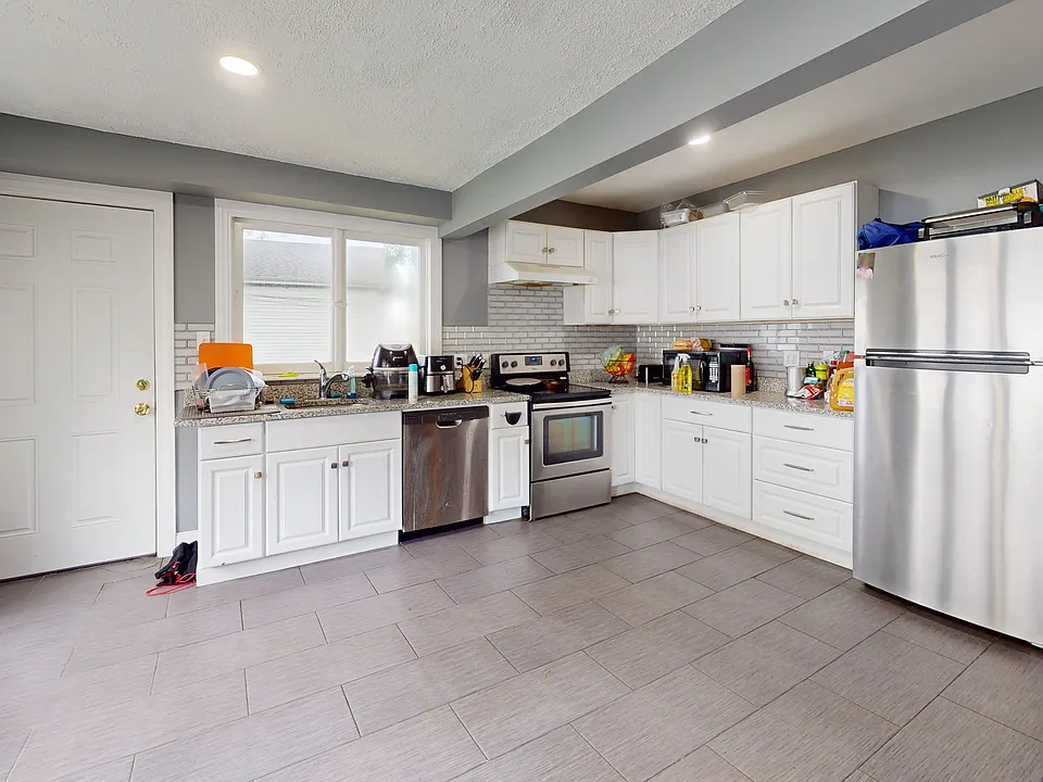101 Bradford St #1