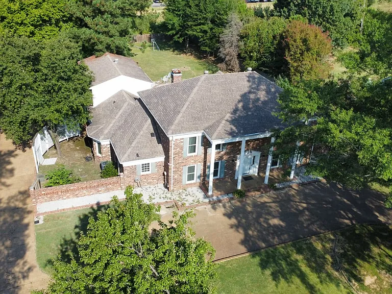 2499 Countrywood Pkwy — Photo 8