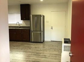 94 Market St, Long Beach, CA