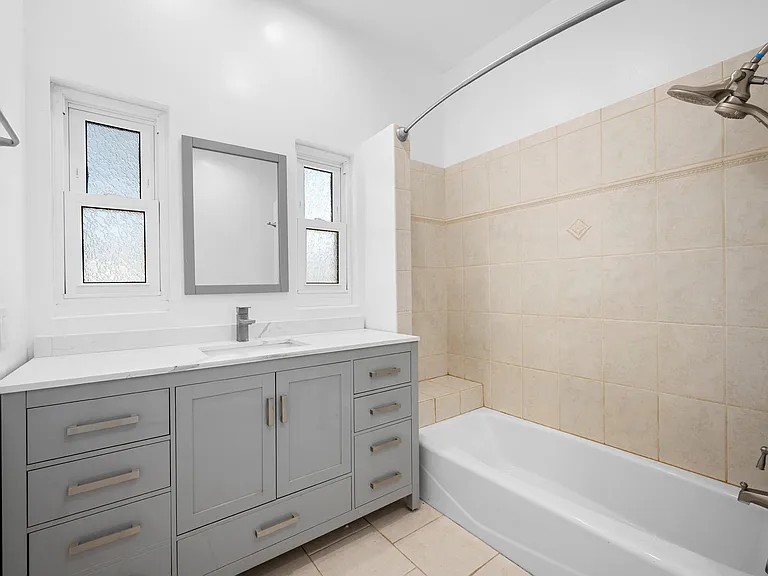 1635 Grandview Ave — Photo 16