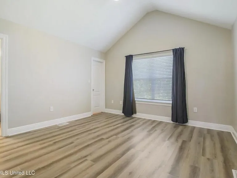 3548 Riverbend Cv — Photo 15