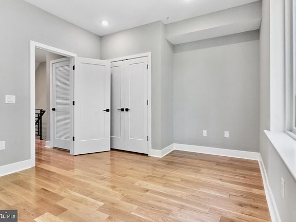 4th image of 3037 W Sedgley Ave #2