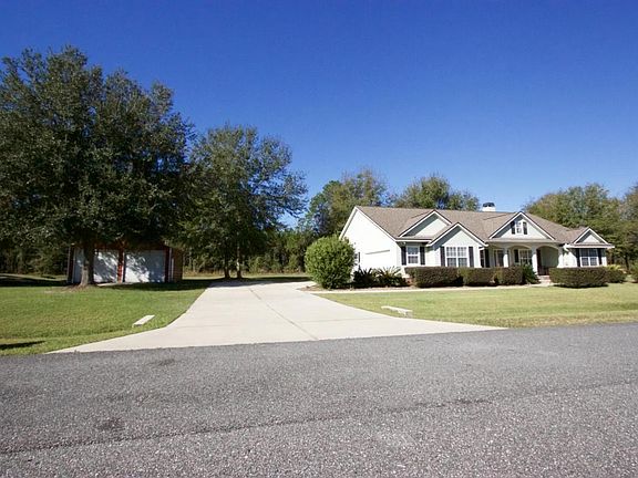 DouglasFrontExtwithBarn