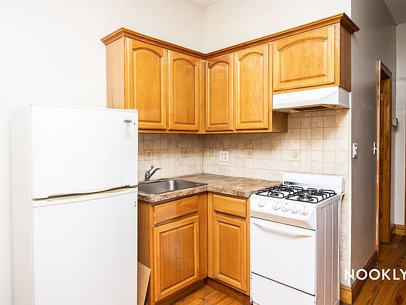 3rd image of 215 Franklin St APT 3l