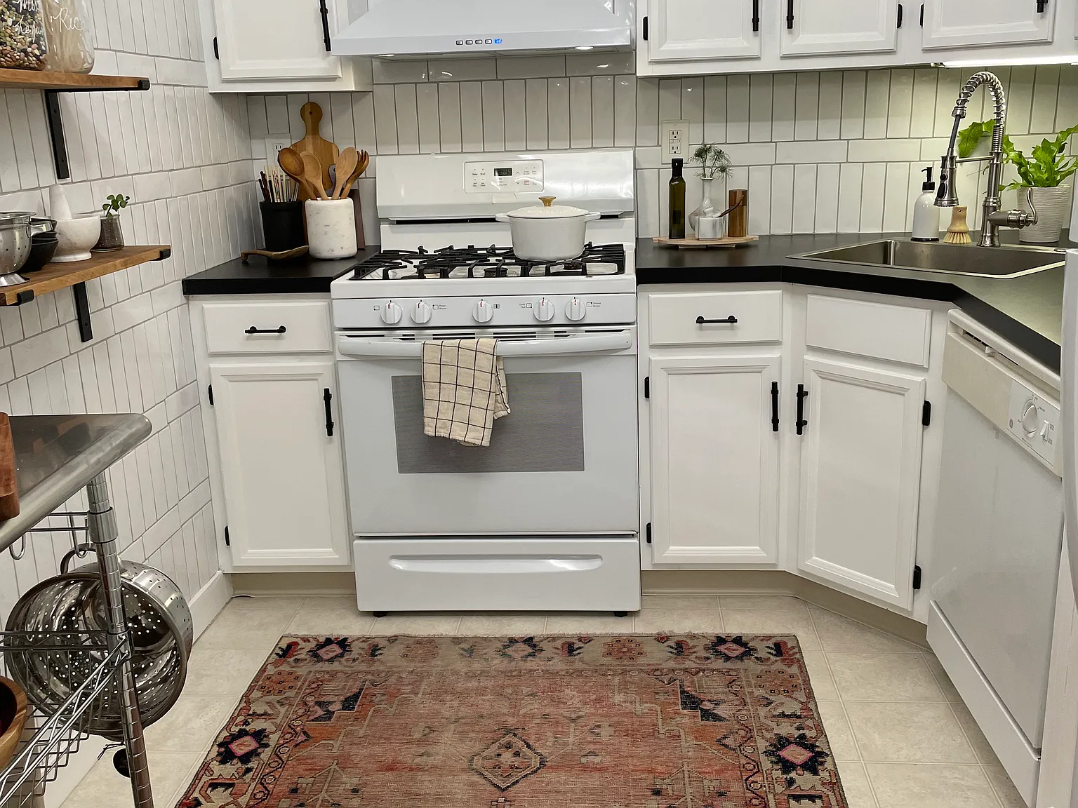 2 bed, 1233 sqft, $2,200 — Photo 2