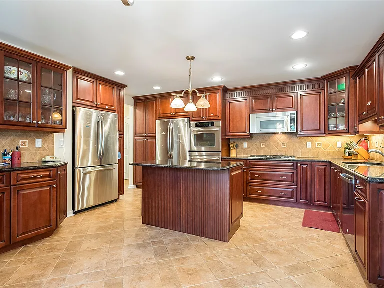 16 Norwood Ave — Photo 21