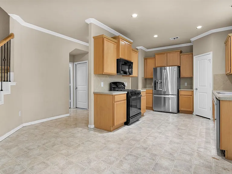 9419 Elliotts Ct — Photo 17