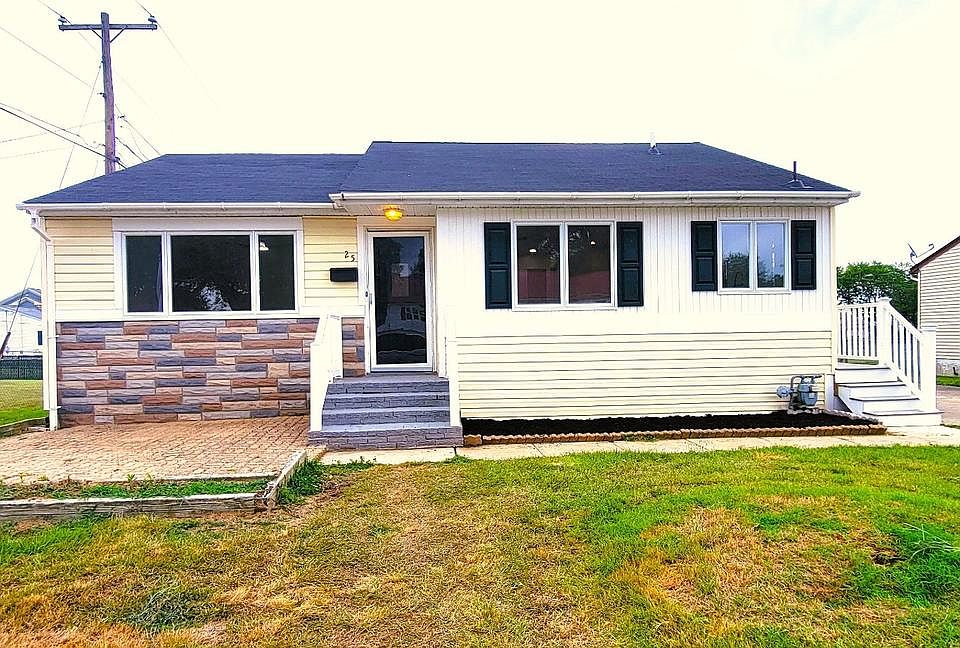 1st image of 25 Briar Ln