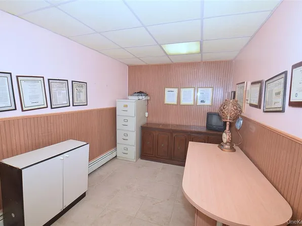 83-28 Abingdon Road image 24 of 34