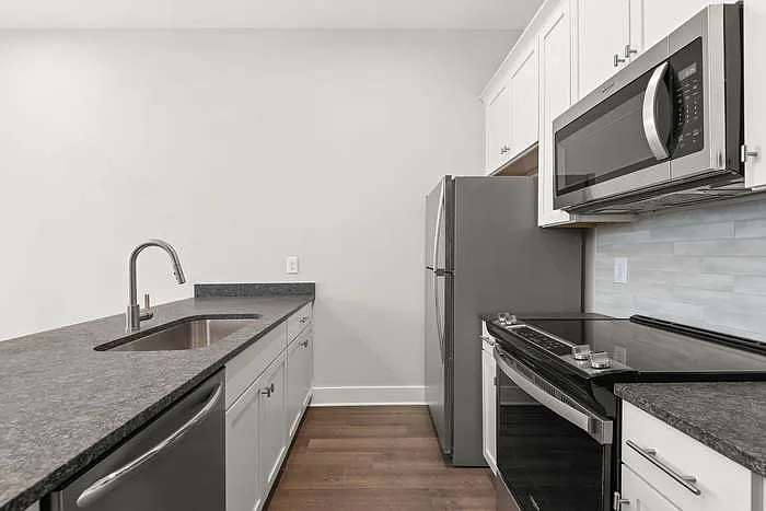 5916 Morrow Rd #200 — Photo 2