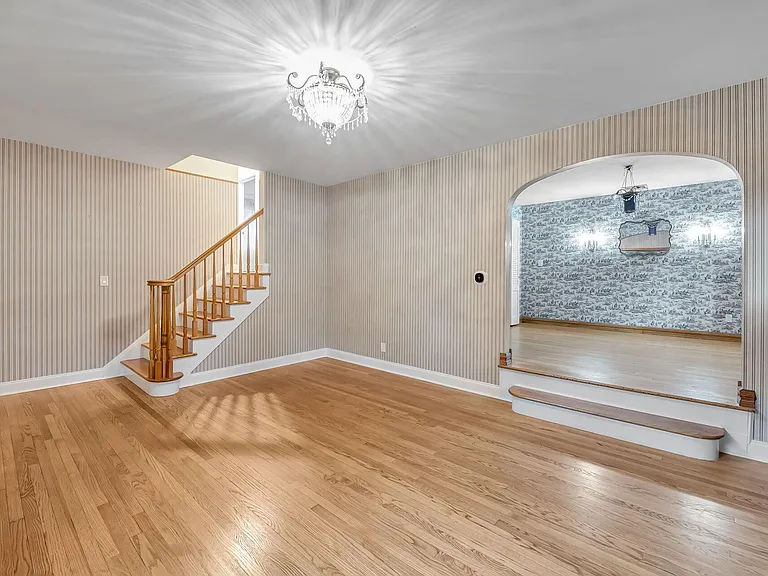 384 Owen Ave — Photo 7