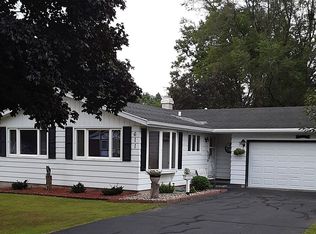 611 Wisconsin St, Waupaca, WI 54981