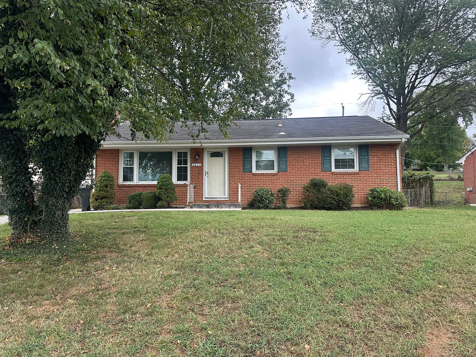 3 bed, 2168 sqft, $2,200 — Photo 1