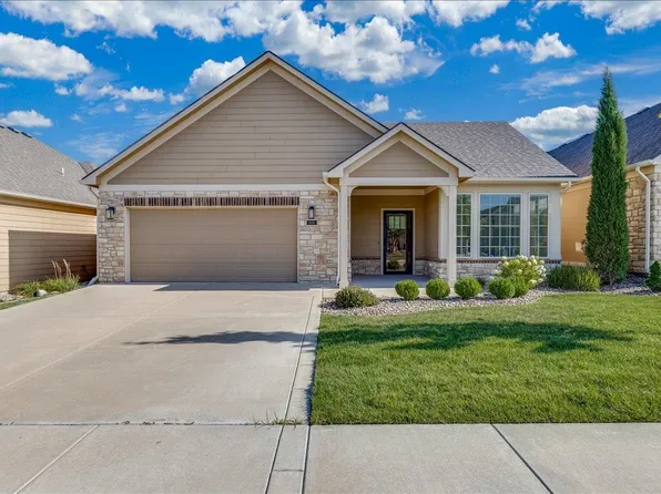 1004 E Cross Creek Pl, Derby, KS 67037