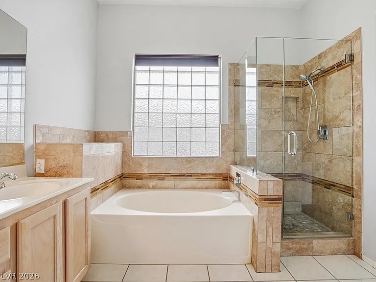 1562 Harwood Ave — Photo 22