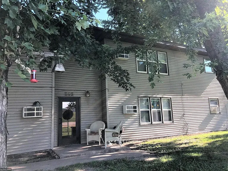 205 W Graham St #4 — Photo 1