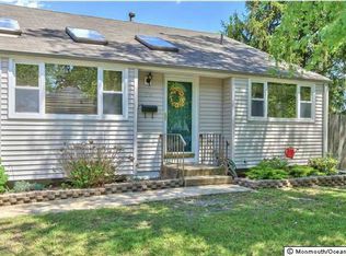 20 Gibson Dr, Hazlet, NJ 07730
