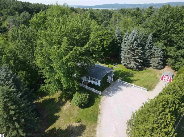 62 S French Rd, Lake Leelanau, MI 49653