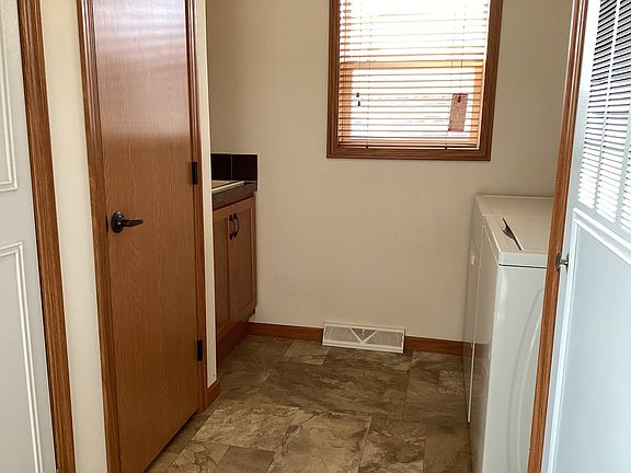 3rd image of 105 20th St NW #473