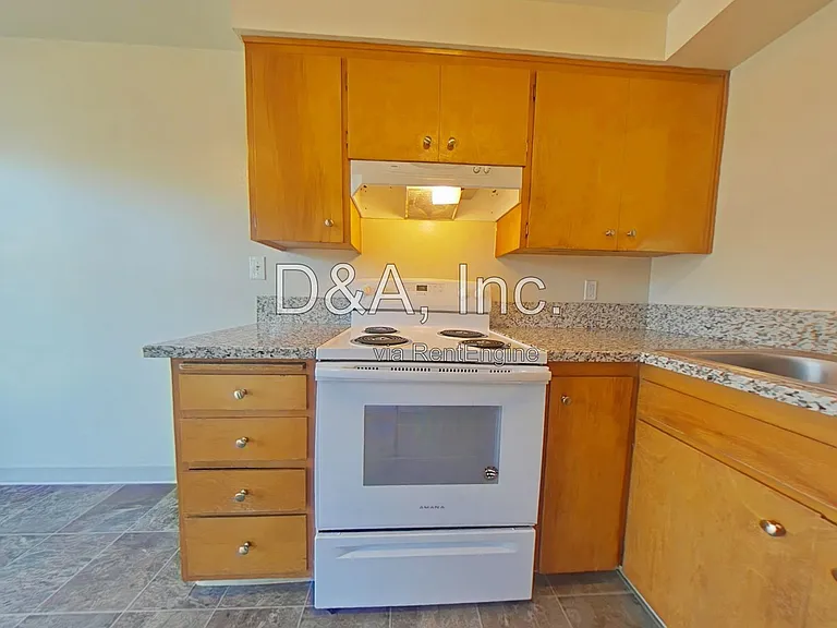 2201 NW Grant Ave #7 — Photo 6