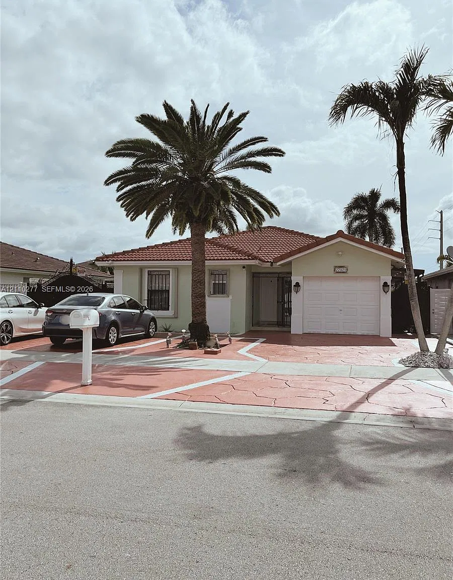 Abel Homes At Cambridge E — Photo 1