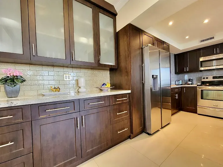 3505 S Ocean Dr #1105 — Photo 12