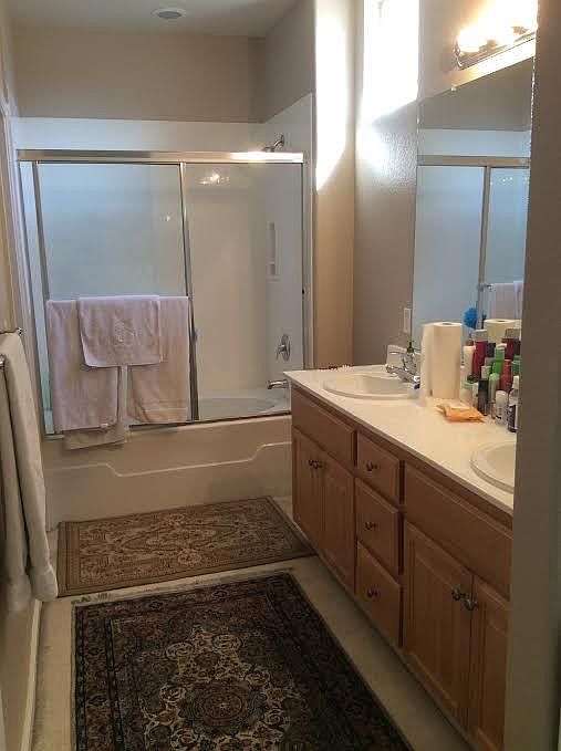 Master bathroom 1