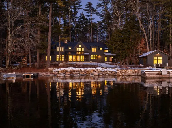 36 Murch Landing Road, Raymond, ME 04071
