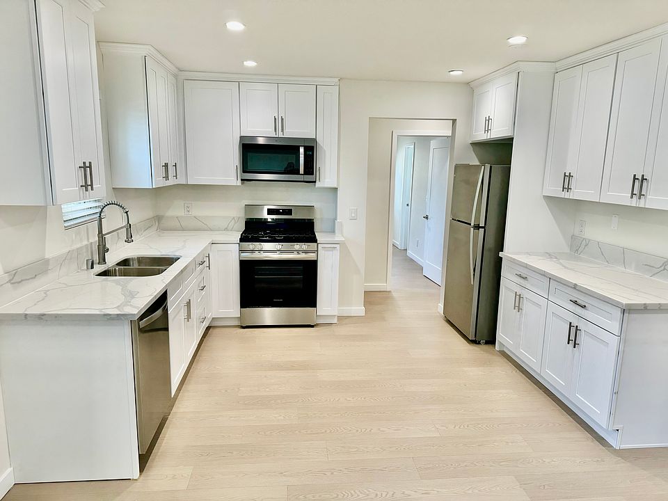 1st image of 5008 Hazeltine Ave APT 18