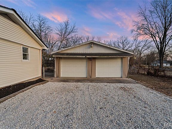 4th image of 801 Halifax Rd