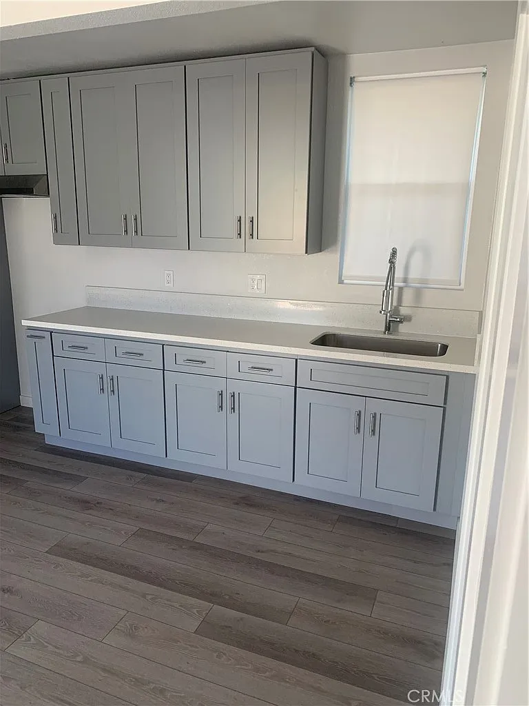 3 bed, 700 sqft, $2,800 — Photo 1