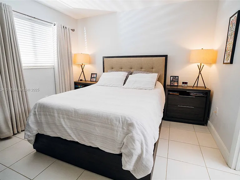 7901 SW 64th Ave #6 — Photo 14
