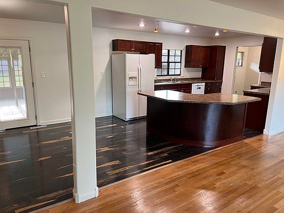 5th image of 7105 Mountain View Rd