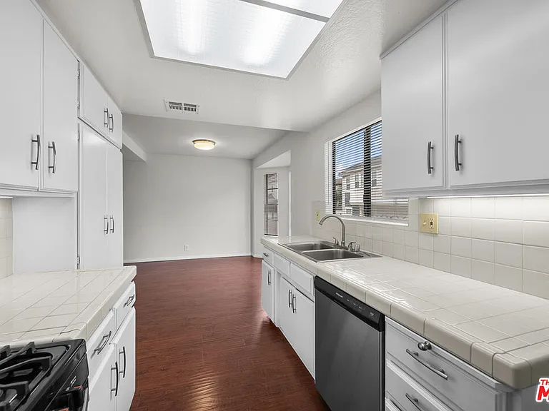 417 N Alhambra Ave #B — Photo 14