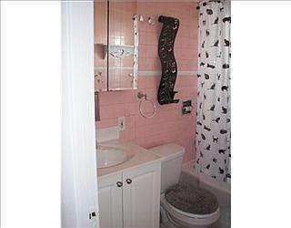 2nd image of 829 E Fairview Ave