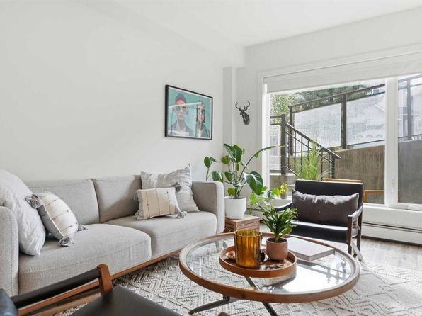 89 W 34th Ave SW, Calgary, AB T2S 2Z2