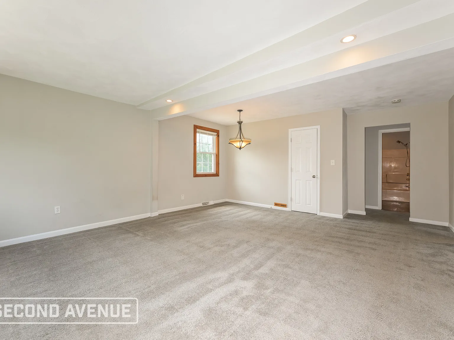 3 bed, 1.0 bath, 1004 sqft, $1,495 — Photo 2
