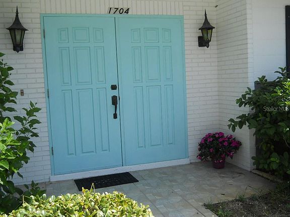 3rd image of 1704 Coral Sands Ct