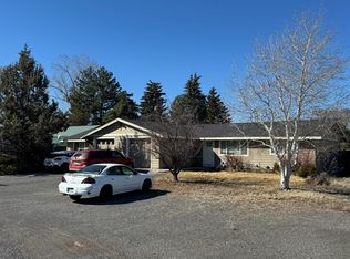 2907 SW Meadow Ln, Redmond, OR 97756