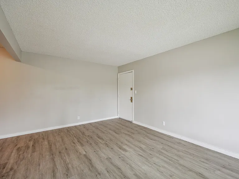 Franklin Village Apartments — Photo 10