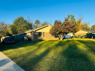 119 Greenwood Dr, Warner Robins, GA 31093