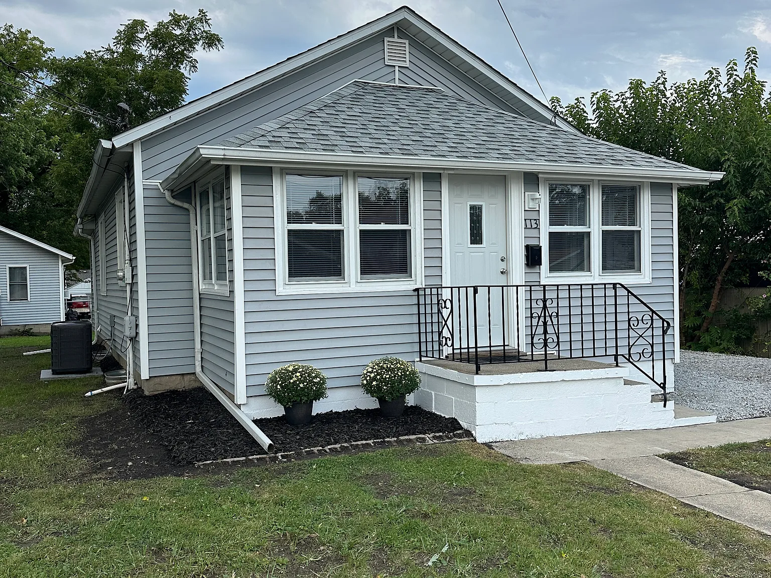 2 bed, 874 sqft, $1,800 — Photo 1