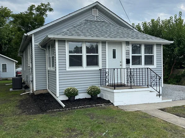 113 S John St, Crown Point, IN 46307