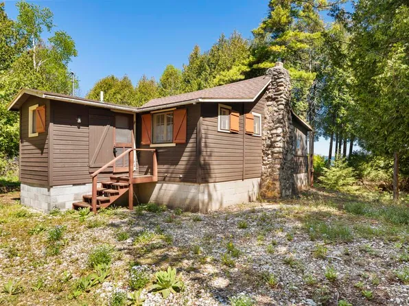 1264 Wenniway Dr, Mackinaw City, MI 49701