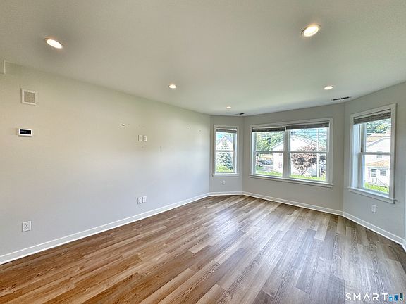 5th image of 18 Catherine St #B