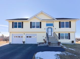 2 Dominique Dr, Webster, MA 01570