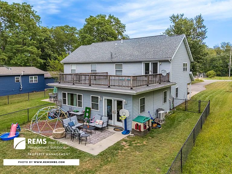 815 Island Ct #1 — Photo 40