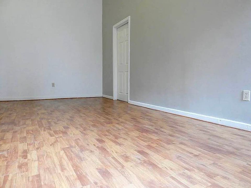 2nd image of 926 Fulton St APT 1