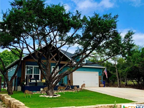 2729 Woodcrest Dr, Canyon Lake, TX 78133